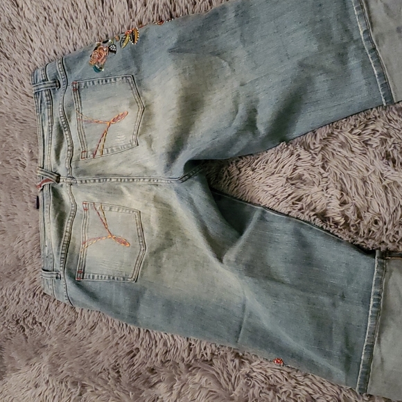 Beaded Floral Capri BANA DI✨️SALE - Picture 5 of 5